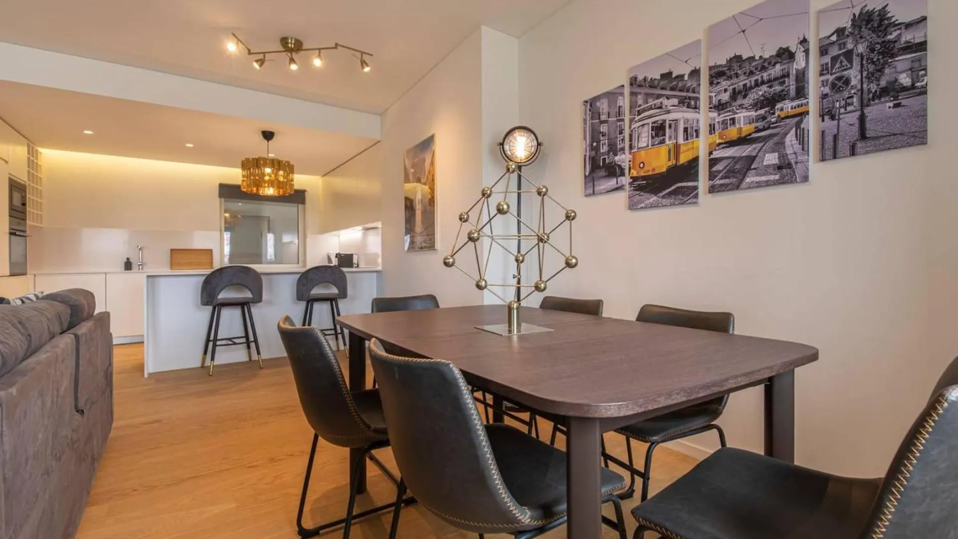 Saldanha Flats I By Innkeeper Lizbona